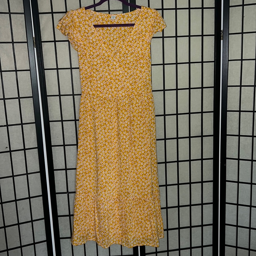 Yellow with white daisy dress. Old Navy size Small